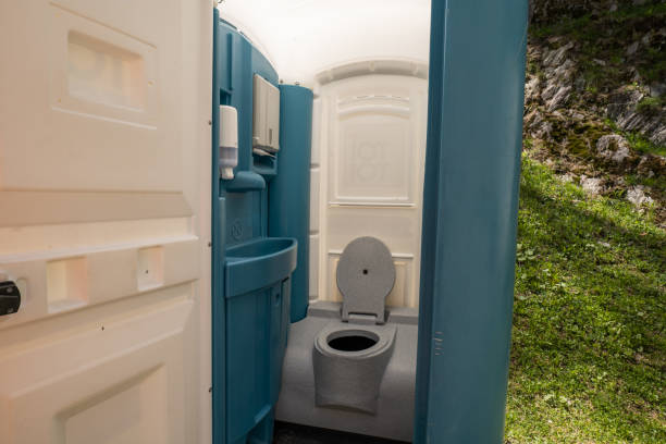 Affordable portable toilet rental in Utica, MI